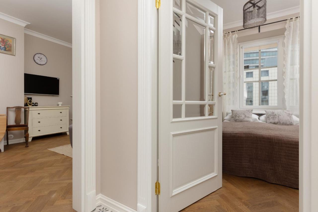Metro Rondo Onz Apartment By Noclegi Renters Warszawa Exteriör bild