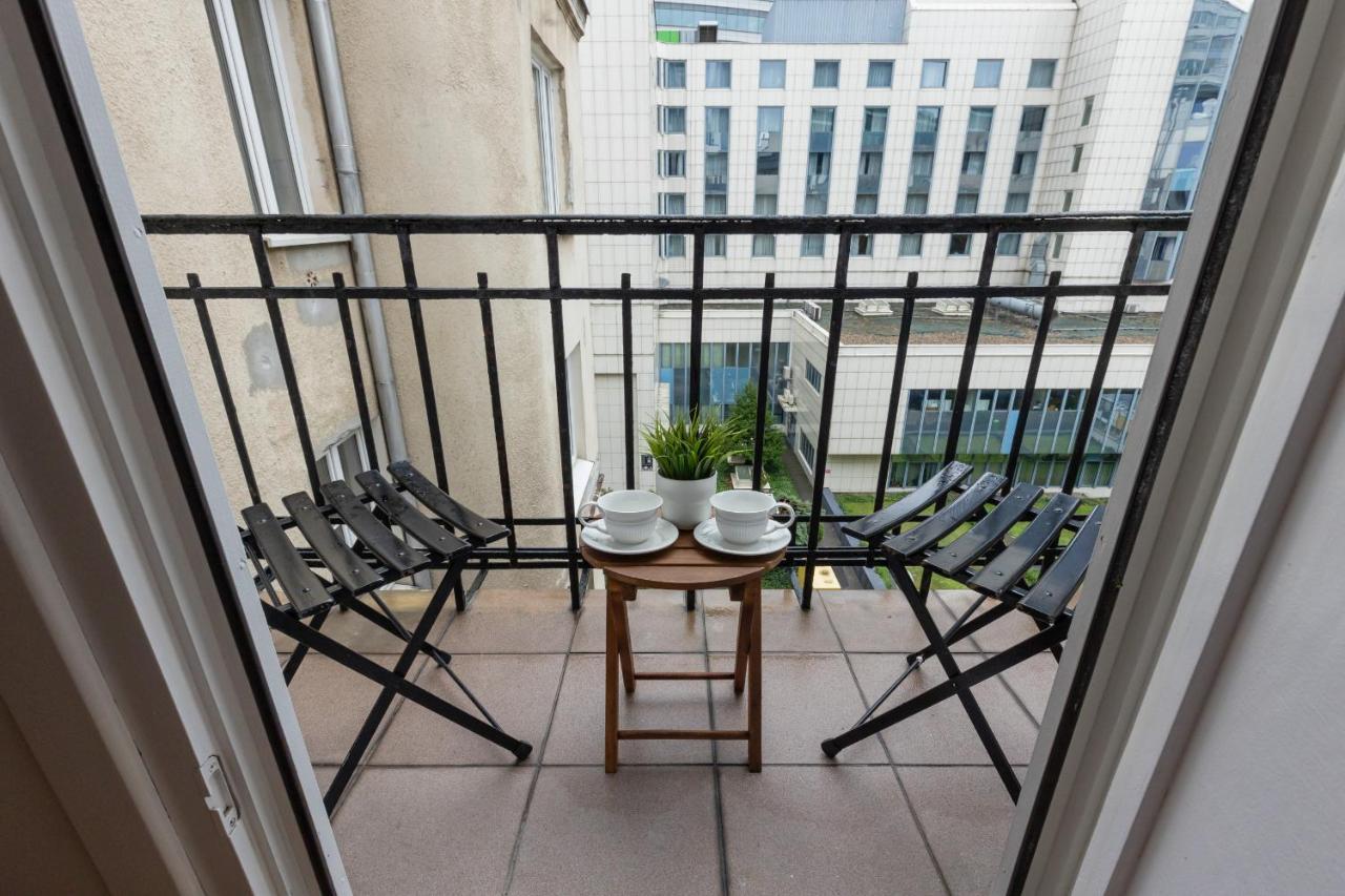 Metro Rondo Onz Apartment By Noclegi Renters Warszawa Exteriör bild