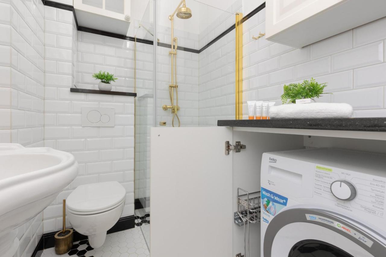 Metro Rondo Onz Apartment By Noclegi Renters Warszawa Exteriör bild